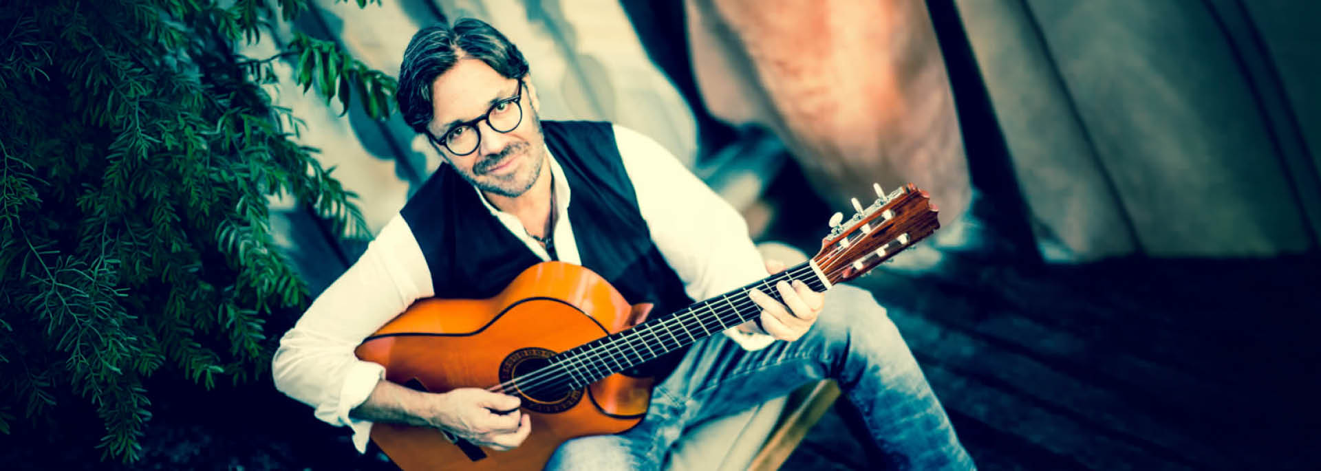 Al Di Meola bringt Gitarrenmagie ins Zig Zag Jazz Festival